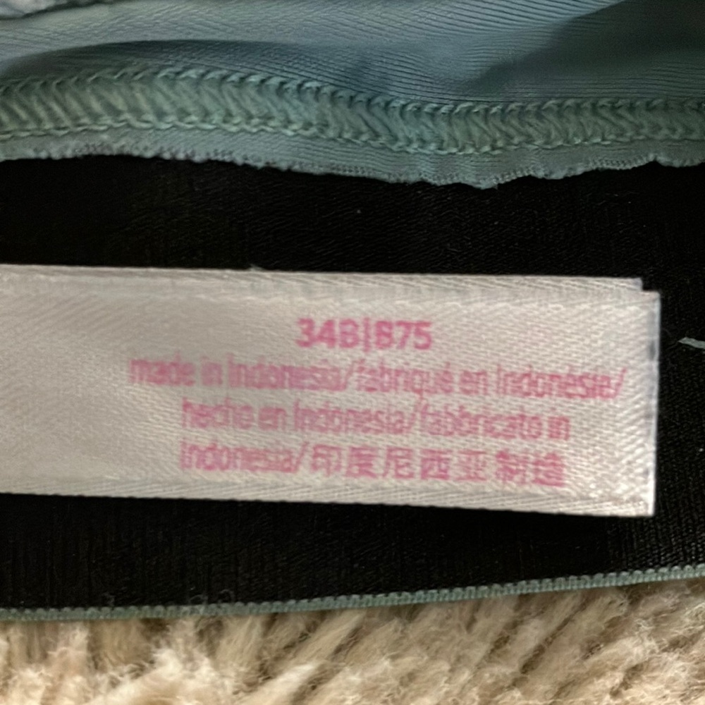 ๐4 for $20 VS Pink Wear Everywhere Push-Up, size 34B - Picture 9 of 10